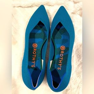 NEW Rothy’s deep teal points size 9